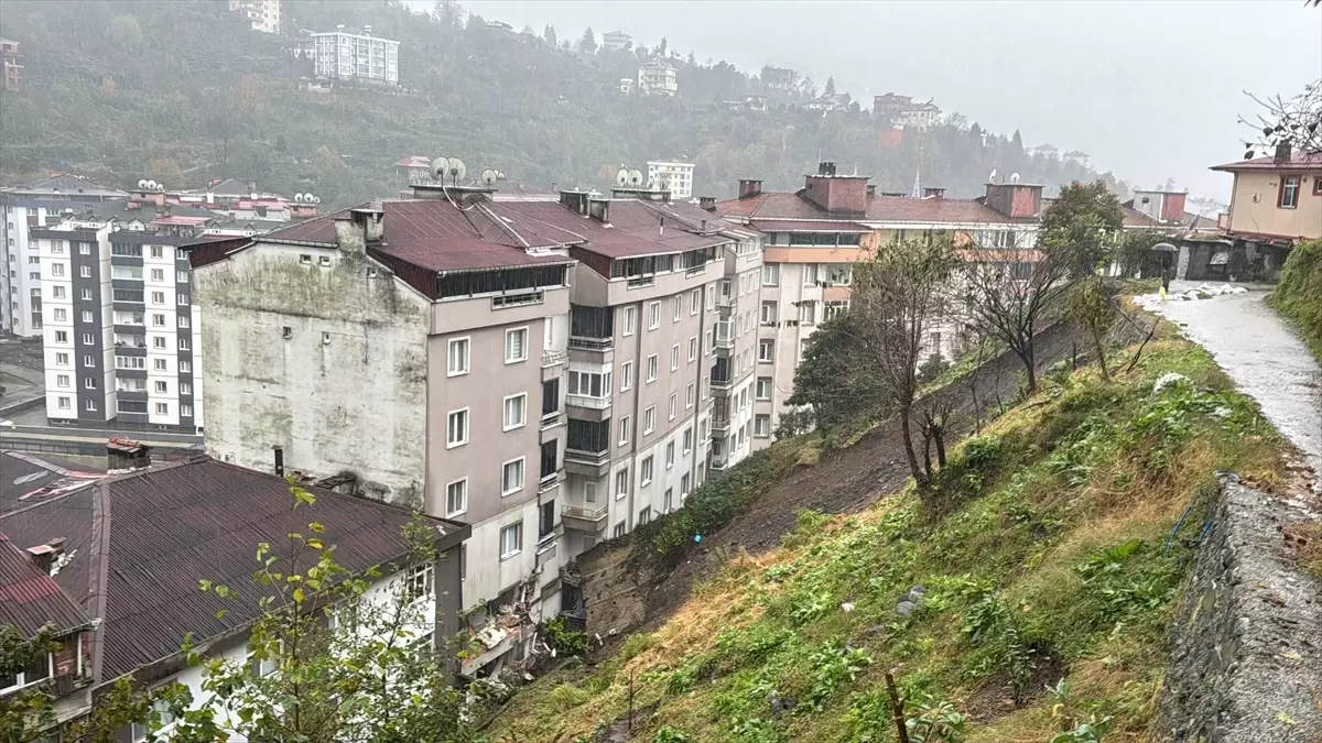 Çayeli’nde Heyelan: 1 Ölü, 4 Yaralı