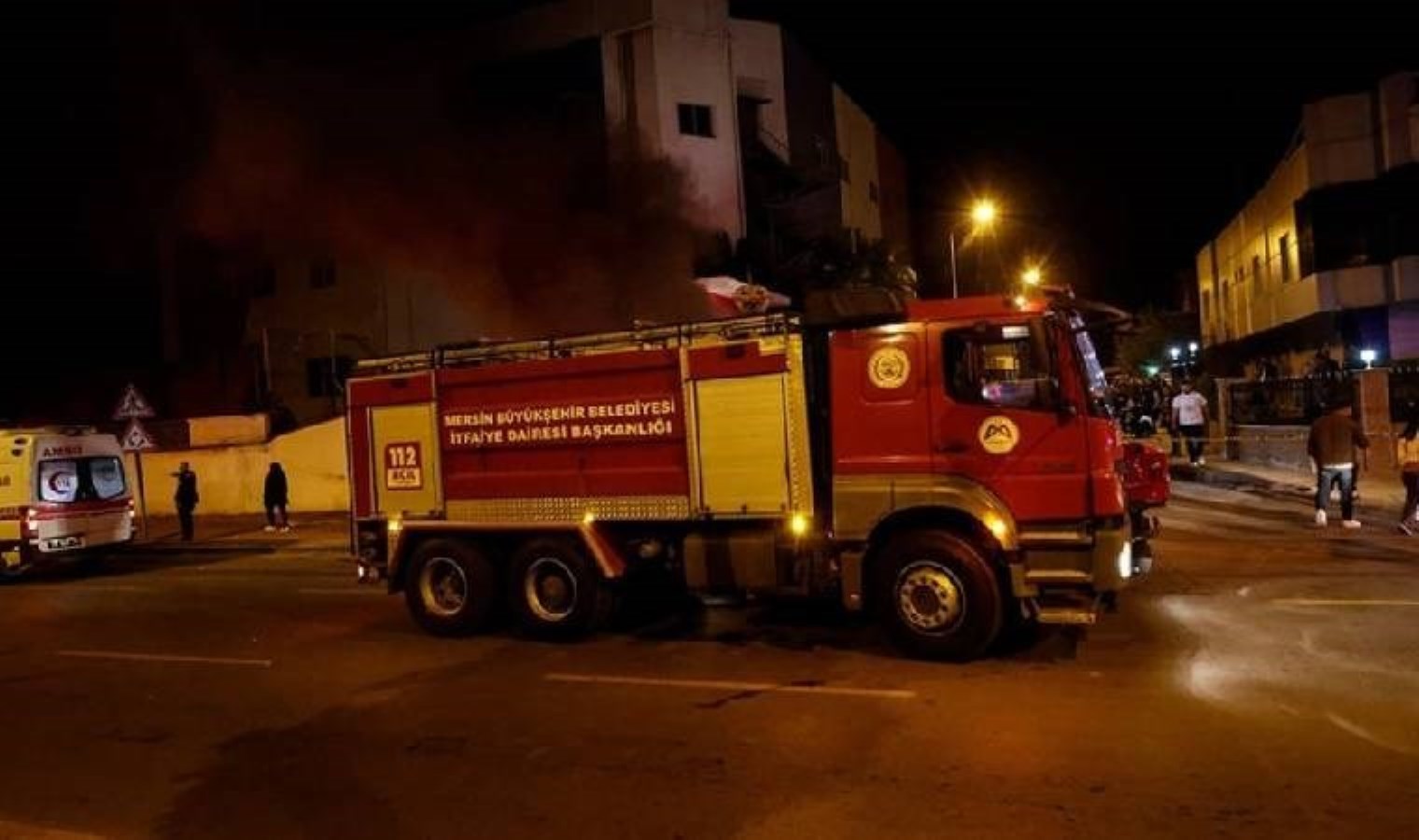 Mersin’de tekstil fabrikasında yangın: 4 işçi hastaneye kaldırıldı